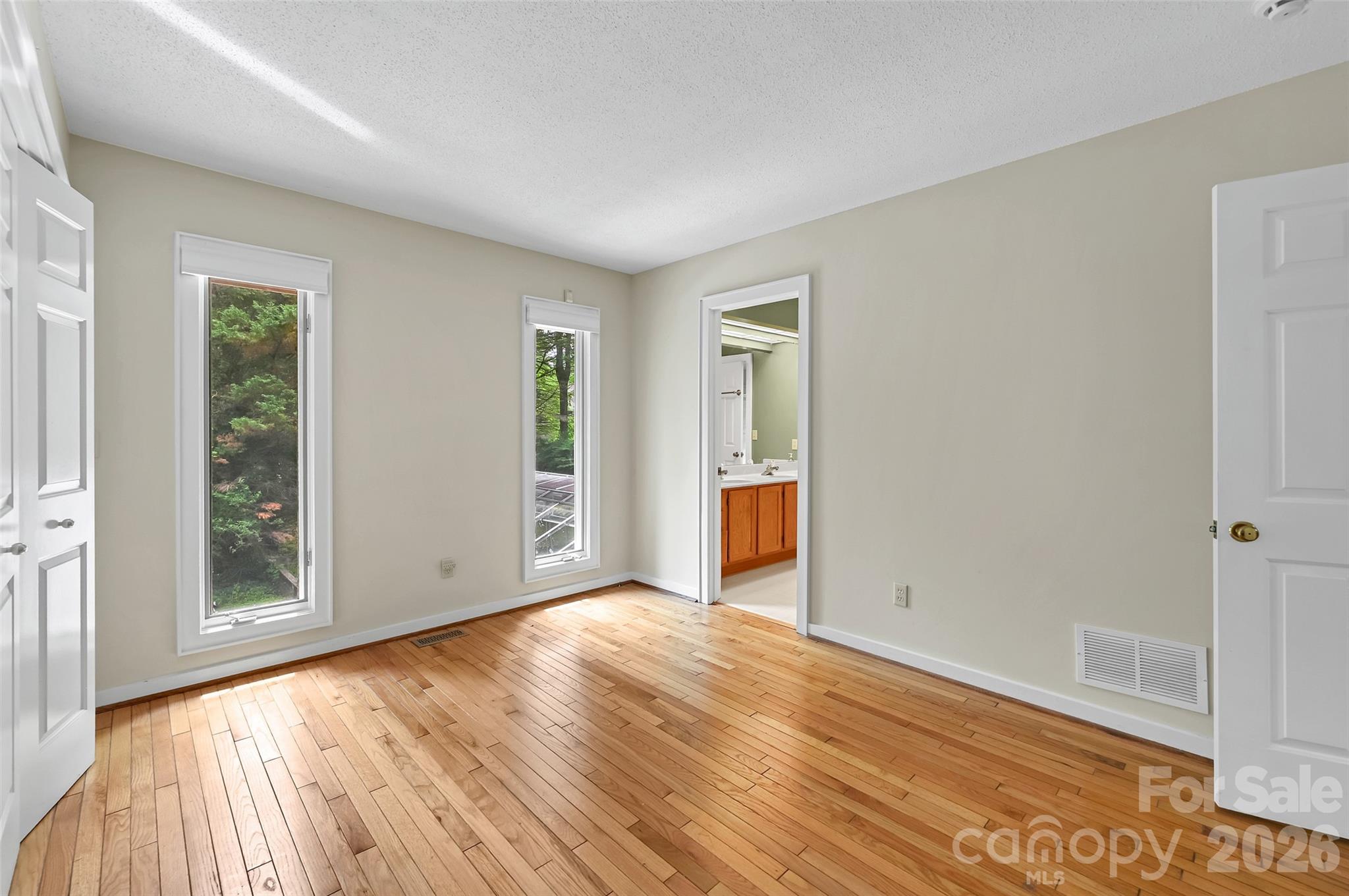 300 Ethan Pond Way — Hendersonville