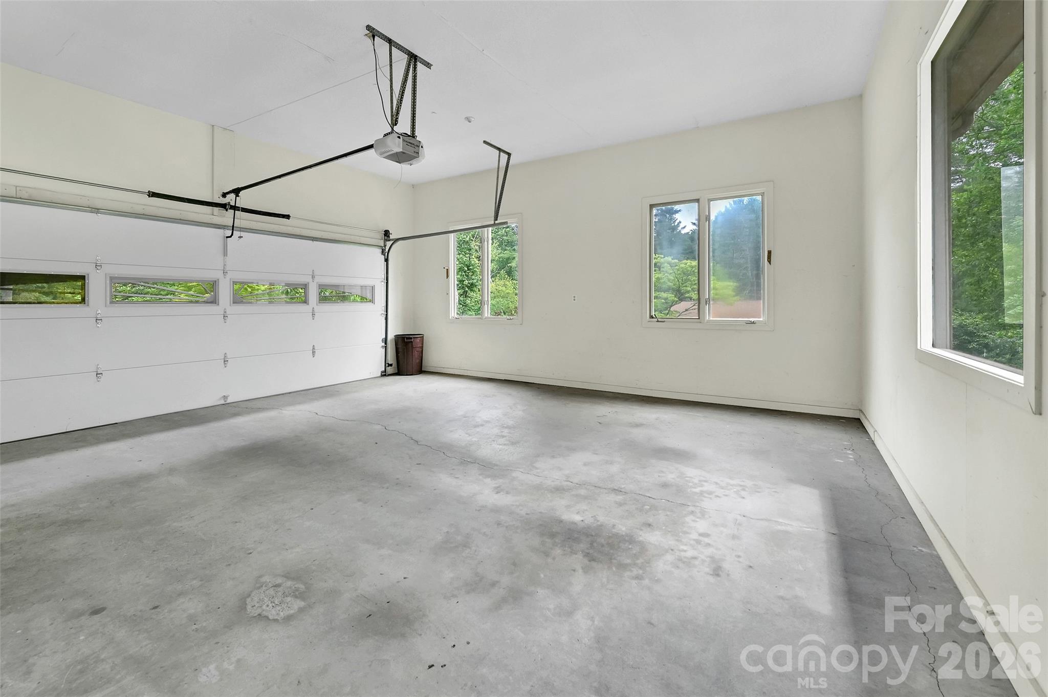 300 Ethan Pond Way — Hendersonville