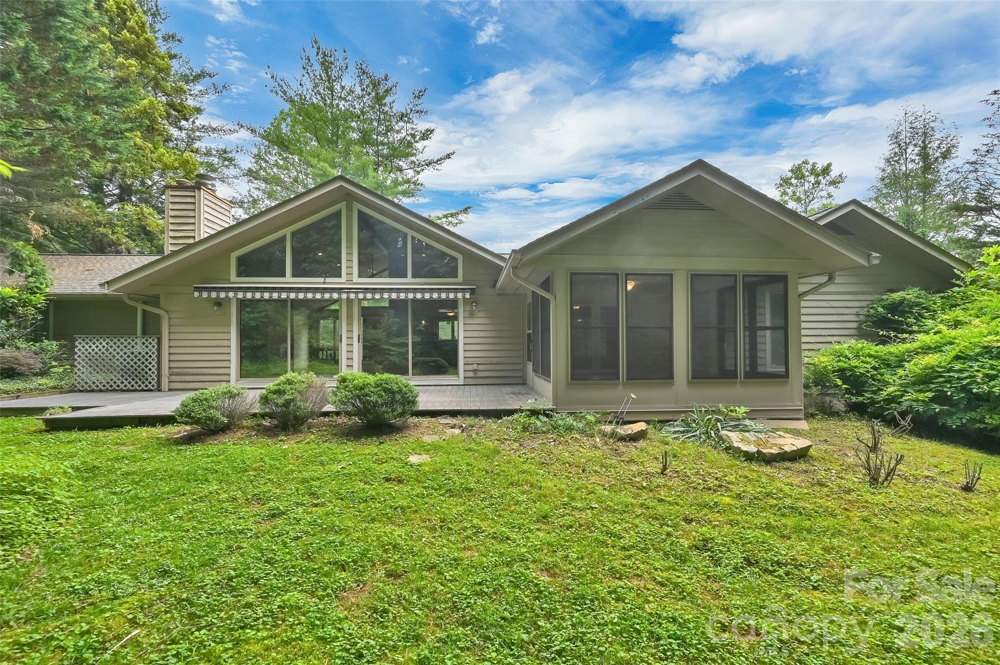 300 Ethan Pond Way — Hendersonville