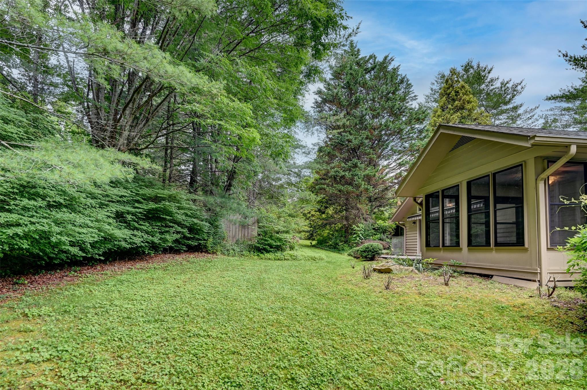 300 Ethan Pond Way — Hendersonville