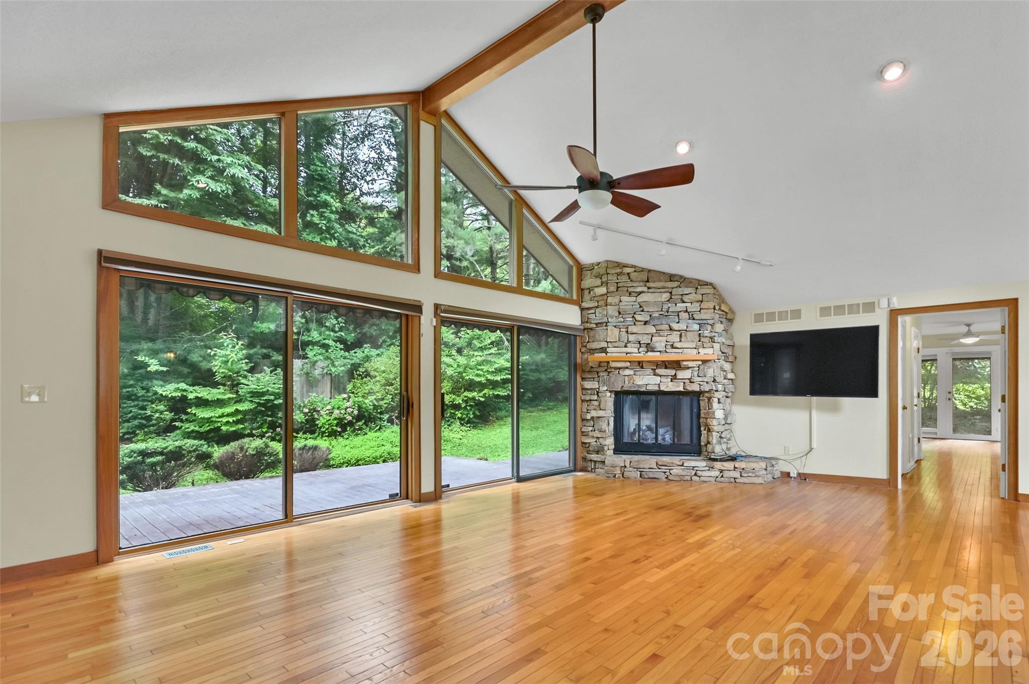 300 Ethan Pond Way — Hendersonville