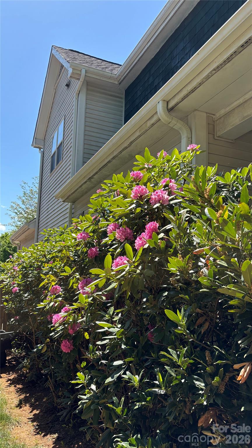 1408 Kenton Lane — Asheville