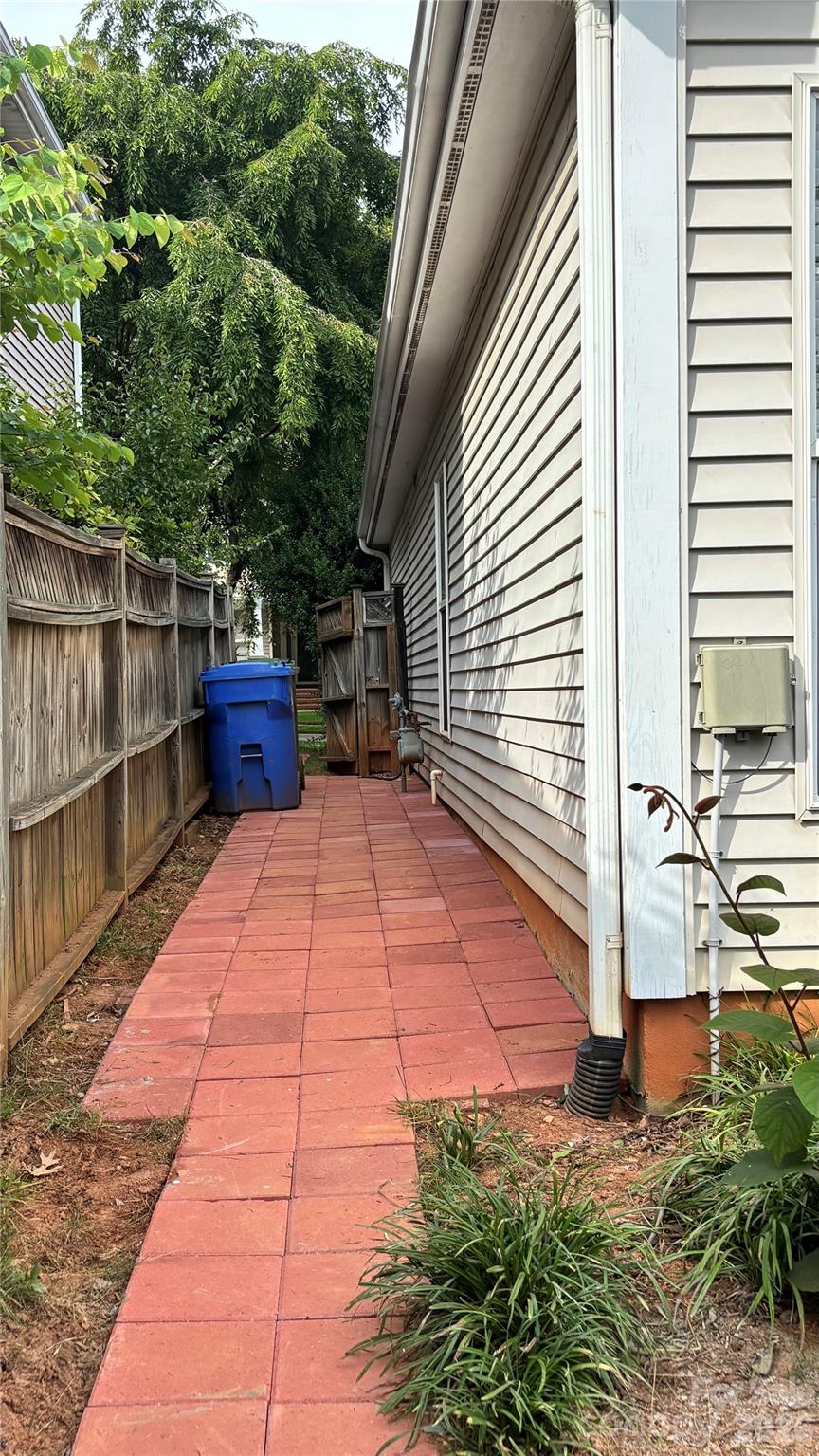 1408 Kenton Lane — Asheville