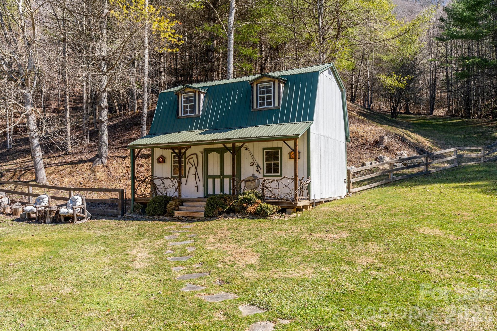 12892 US 23 Highway — Mars Hill