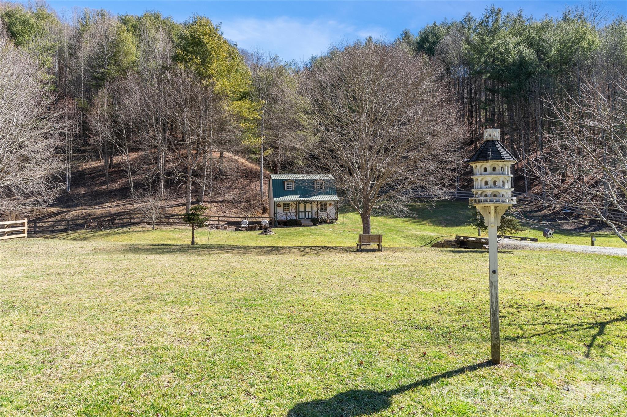 12892 US 23 Highway — Mars Hill