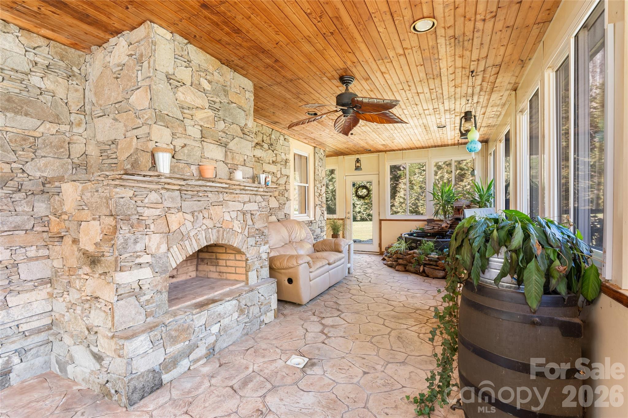 12892 US 23 Highway — Mars Hill