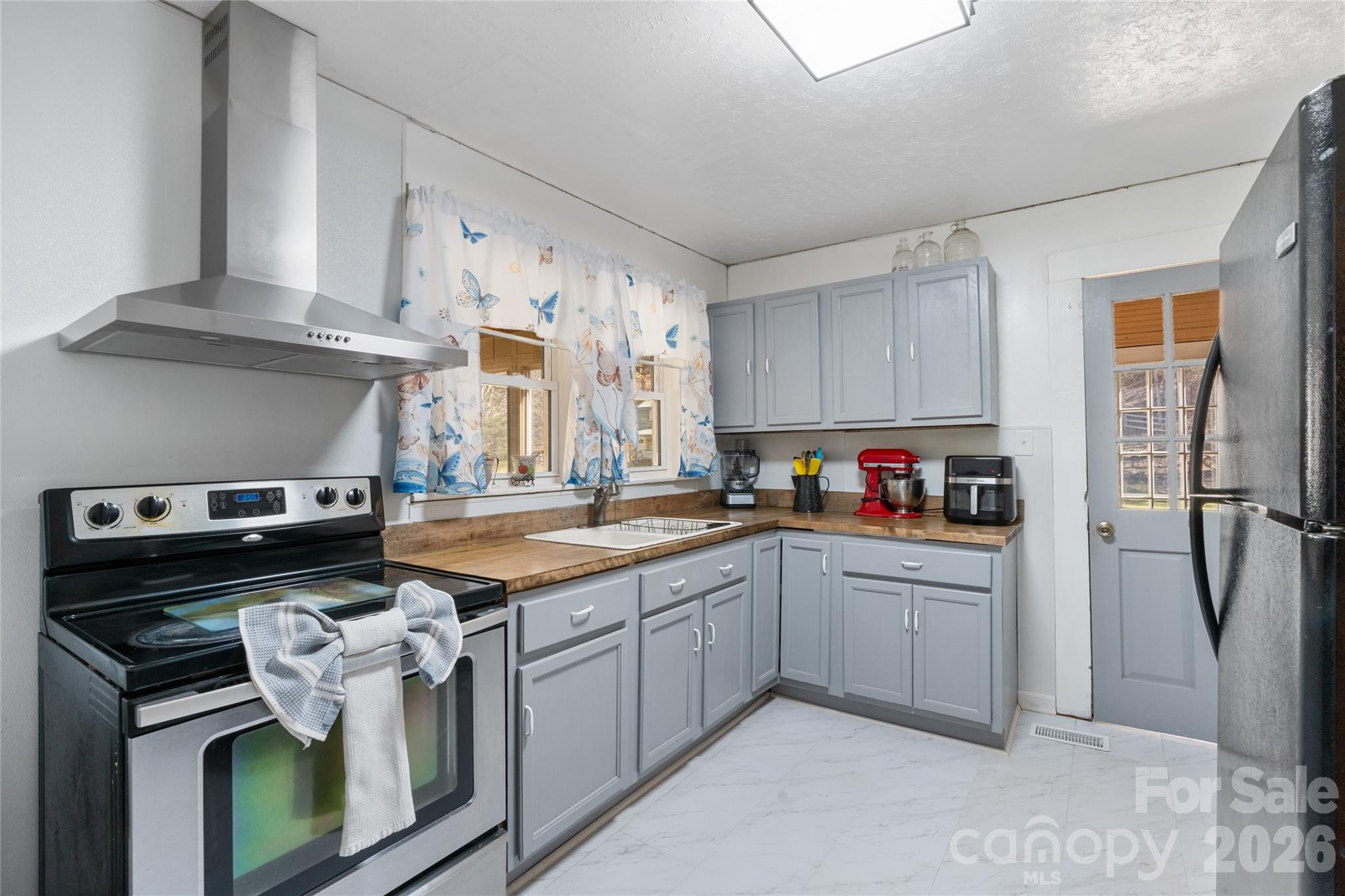 12892 US 23 Highway — Mars Hill