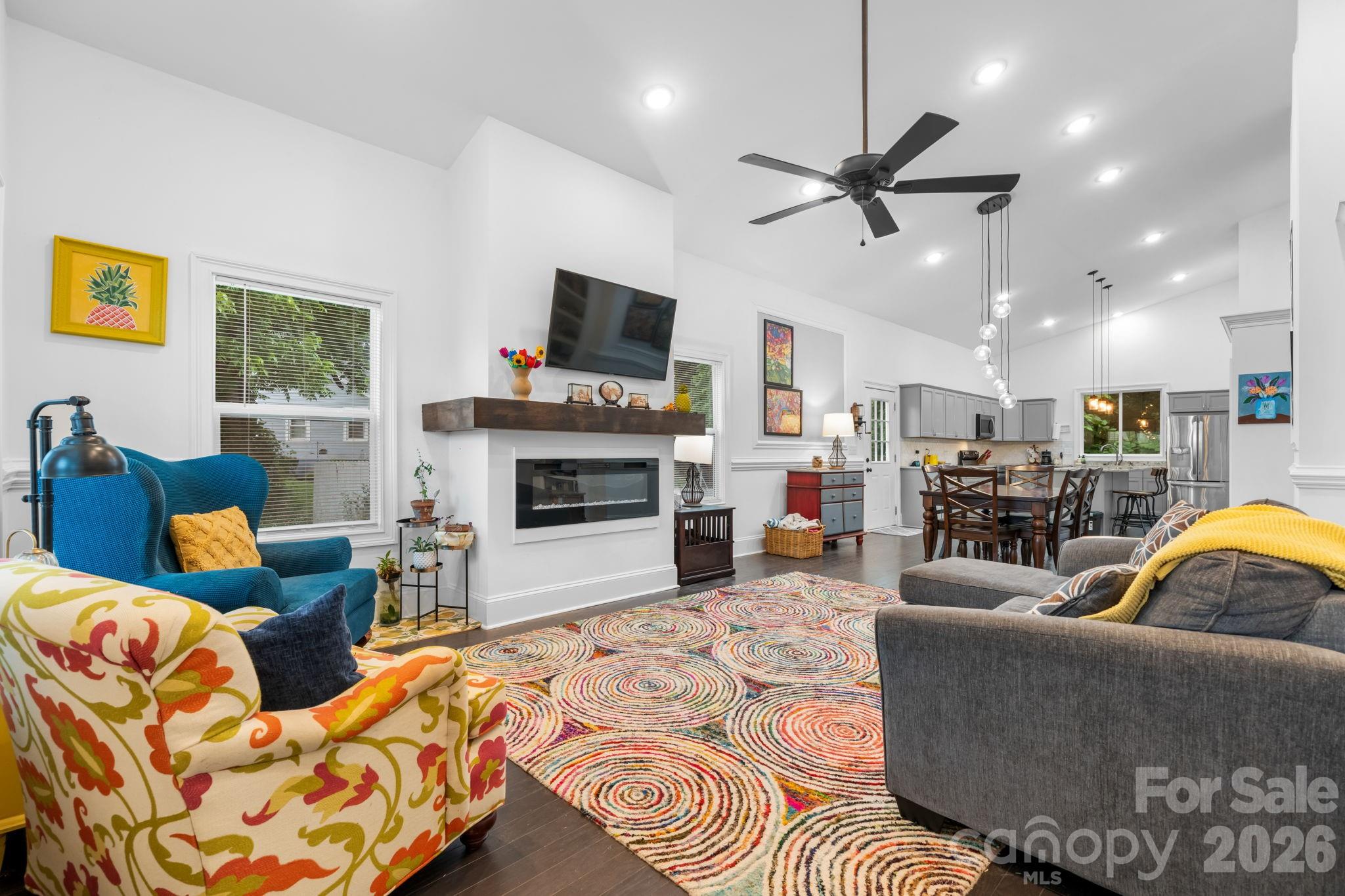 329 W F Street — Newton