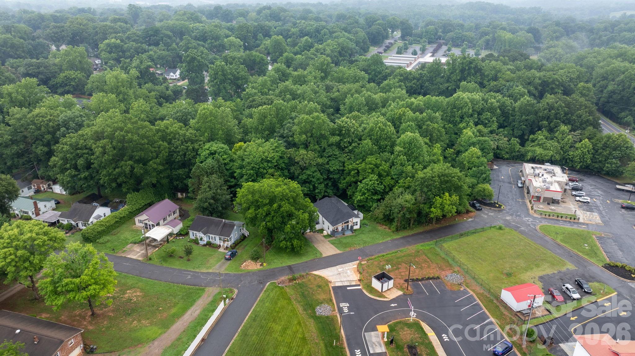 329 W F Street — Newton