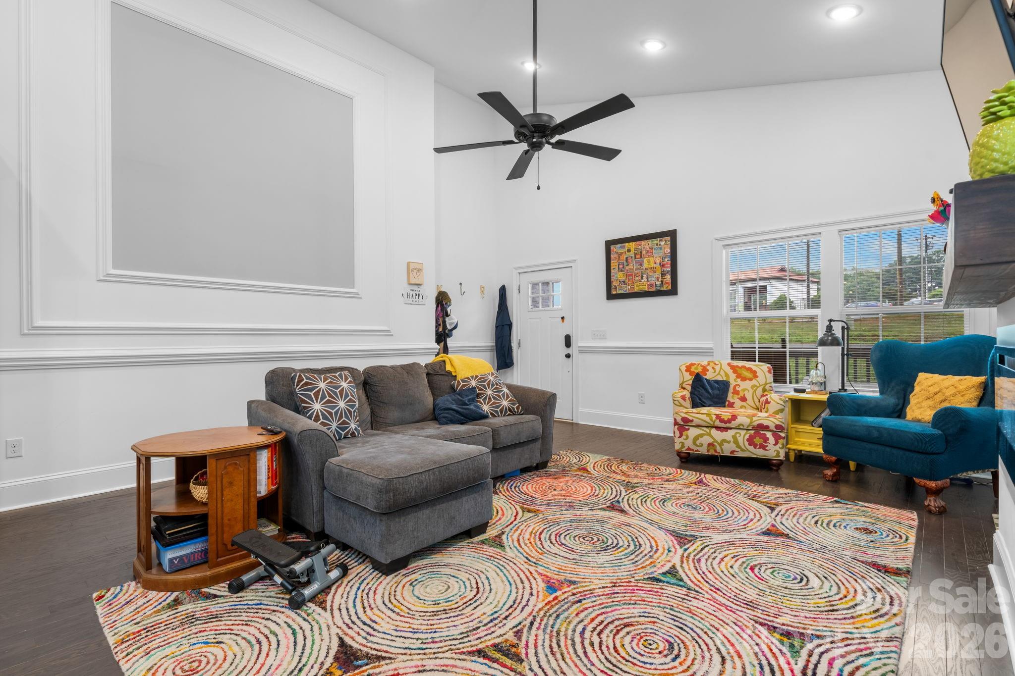 329 W F Street — Newton