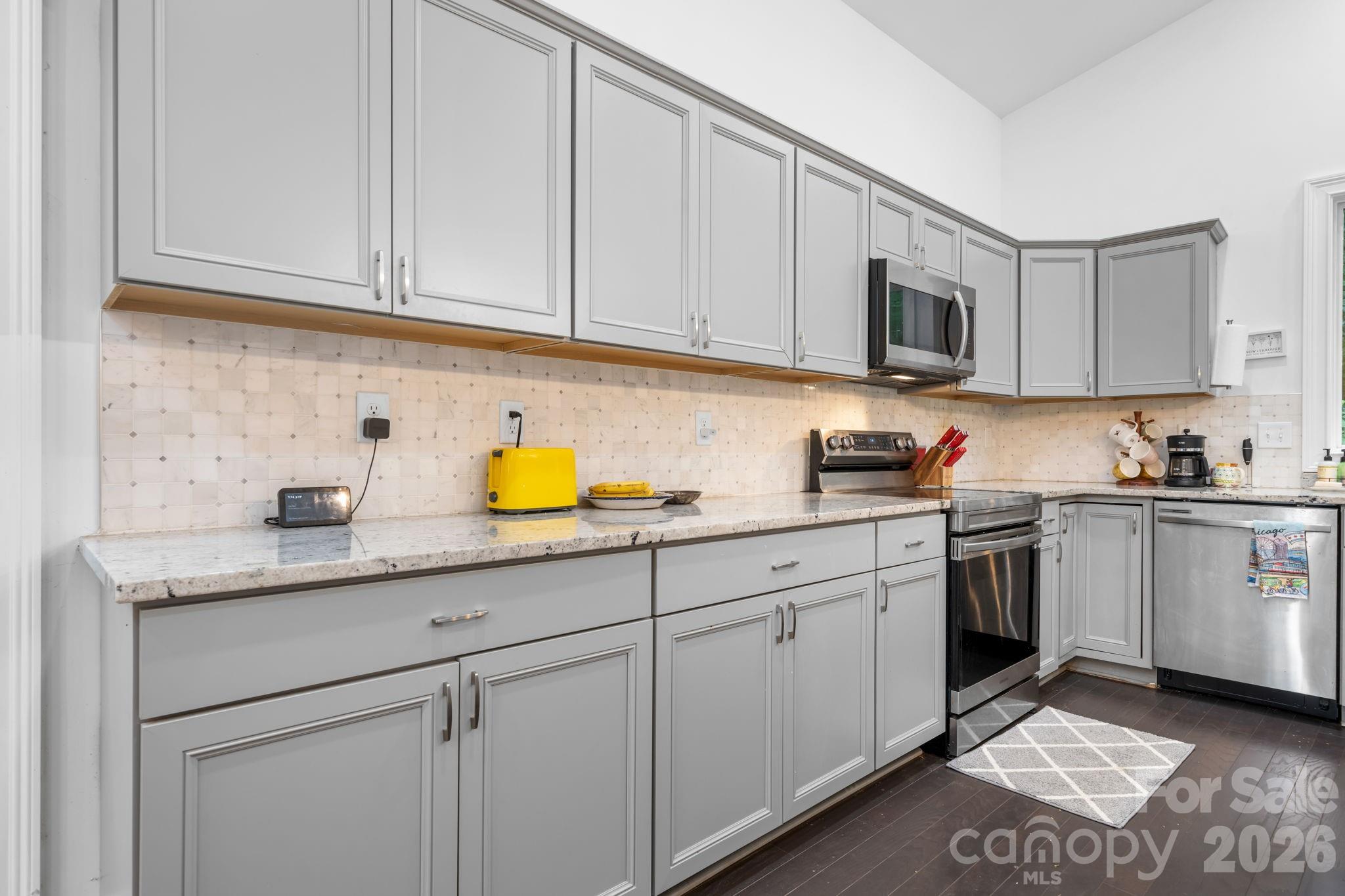 329 W F Street — Newton