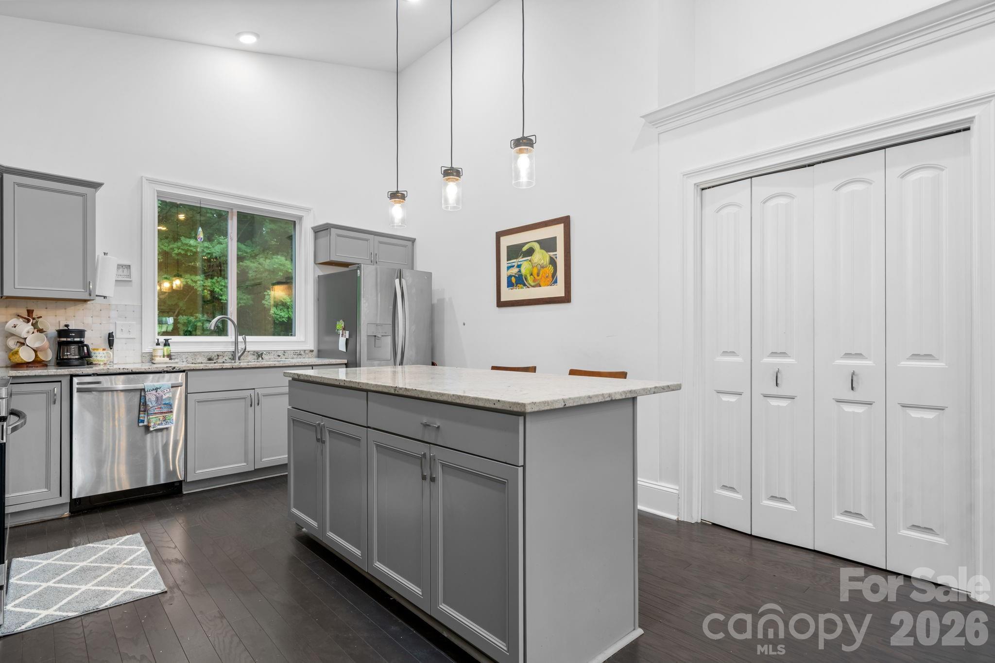 329 W F Street — Newton