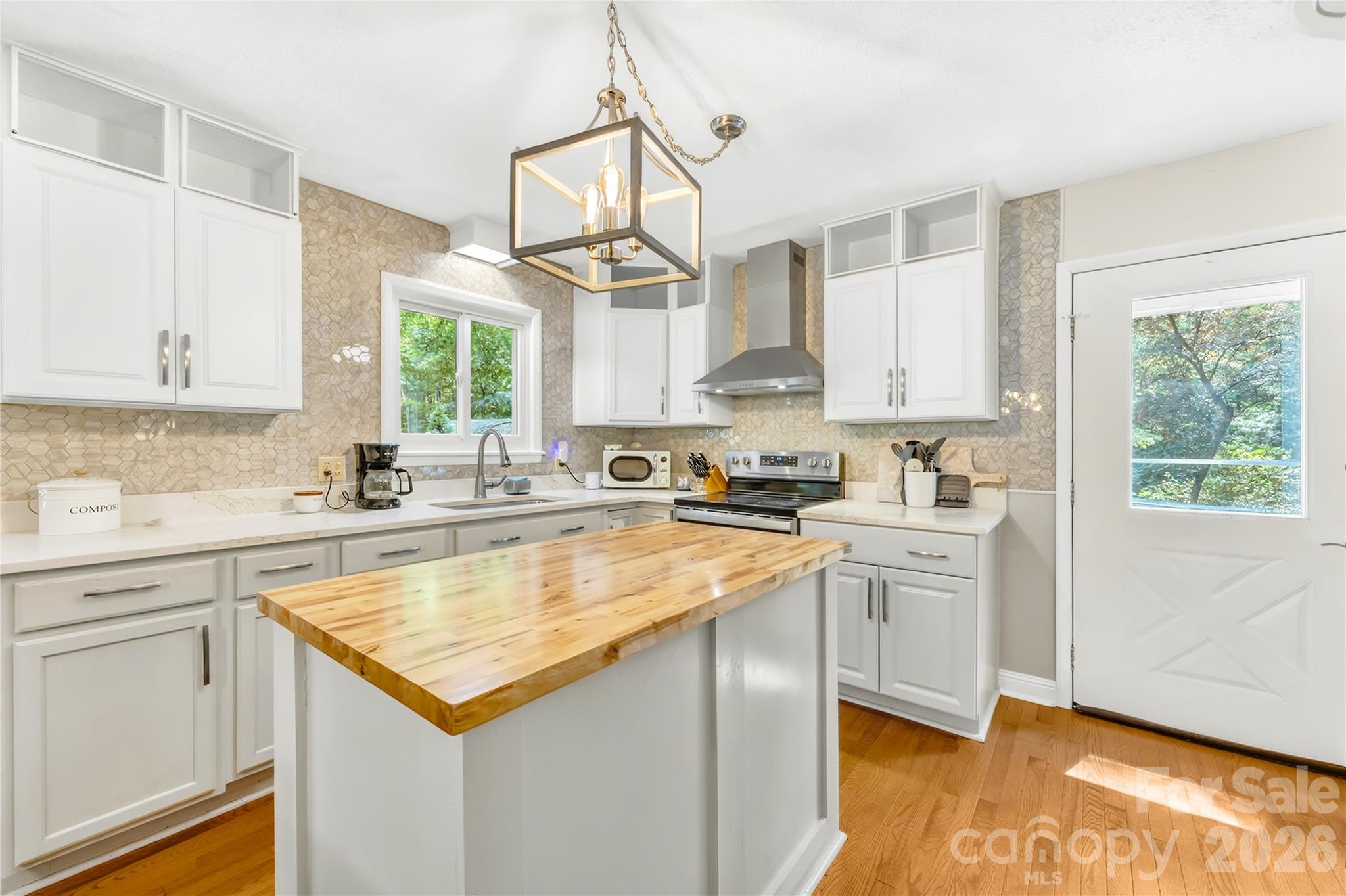 5917 Davis Road — Waxhaw