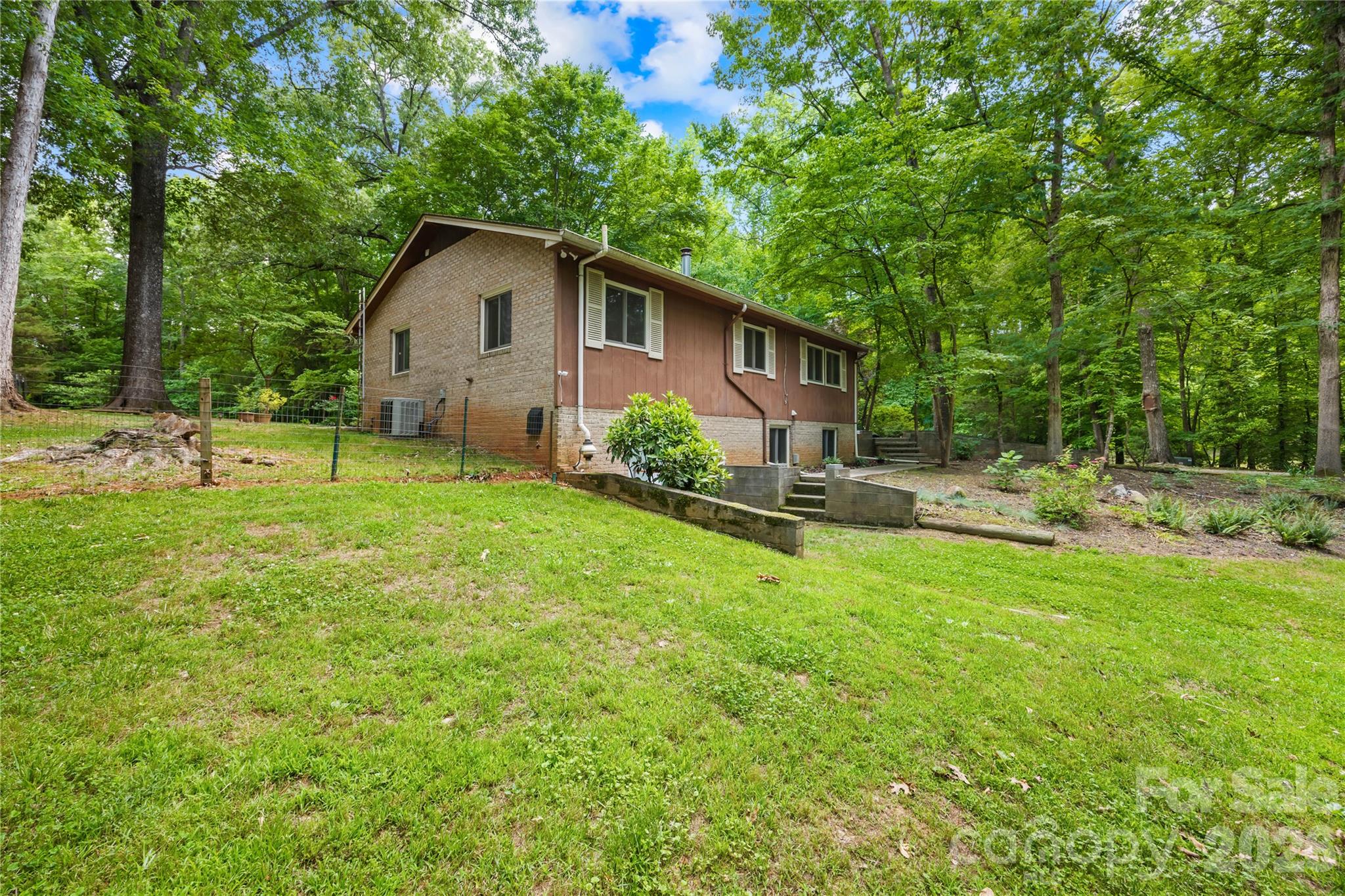5917 Davis Road — Waxhaw