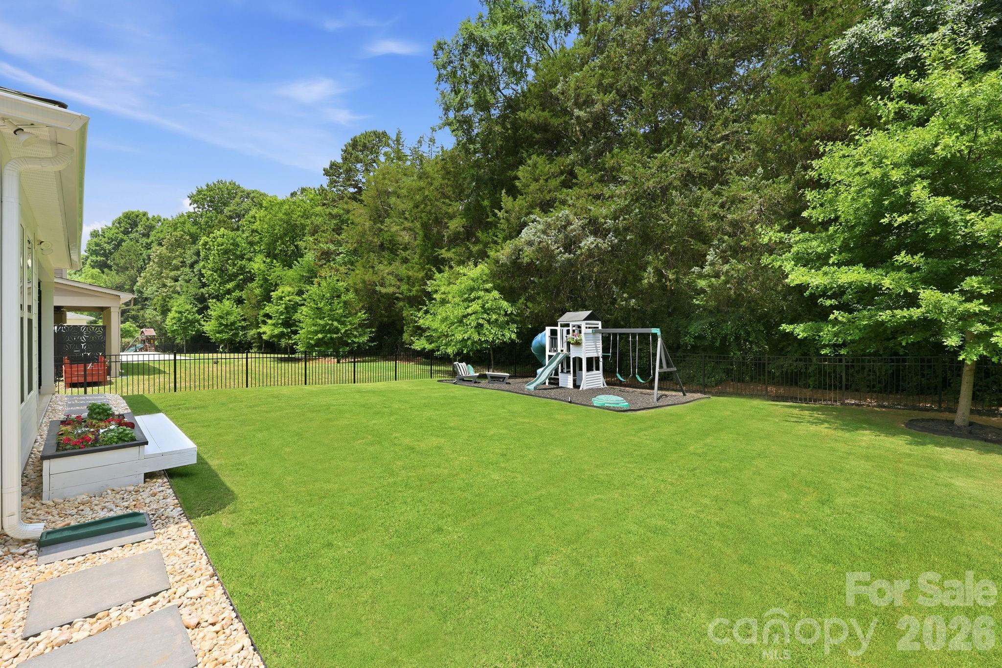 15316 Ravenall Drive — Huntersville