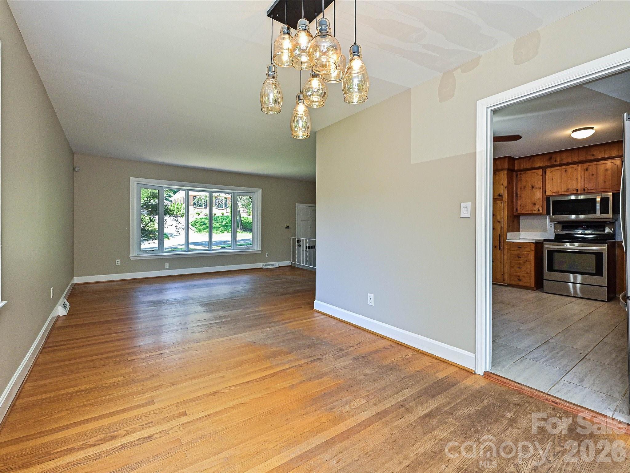 6947 Woodstock Drive — Charlotte
