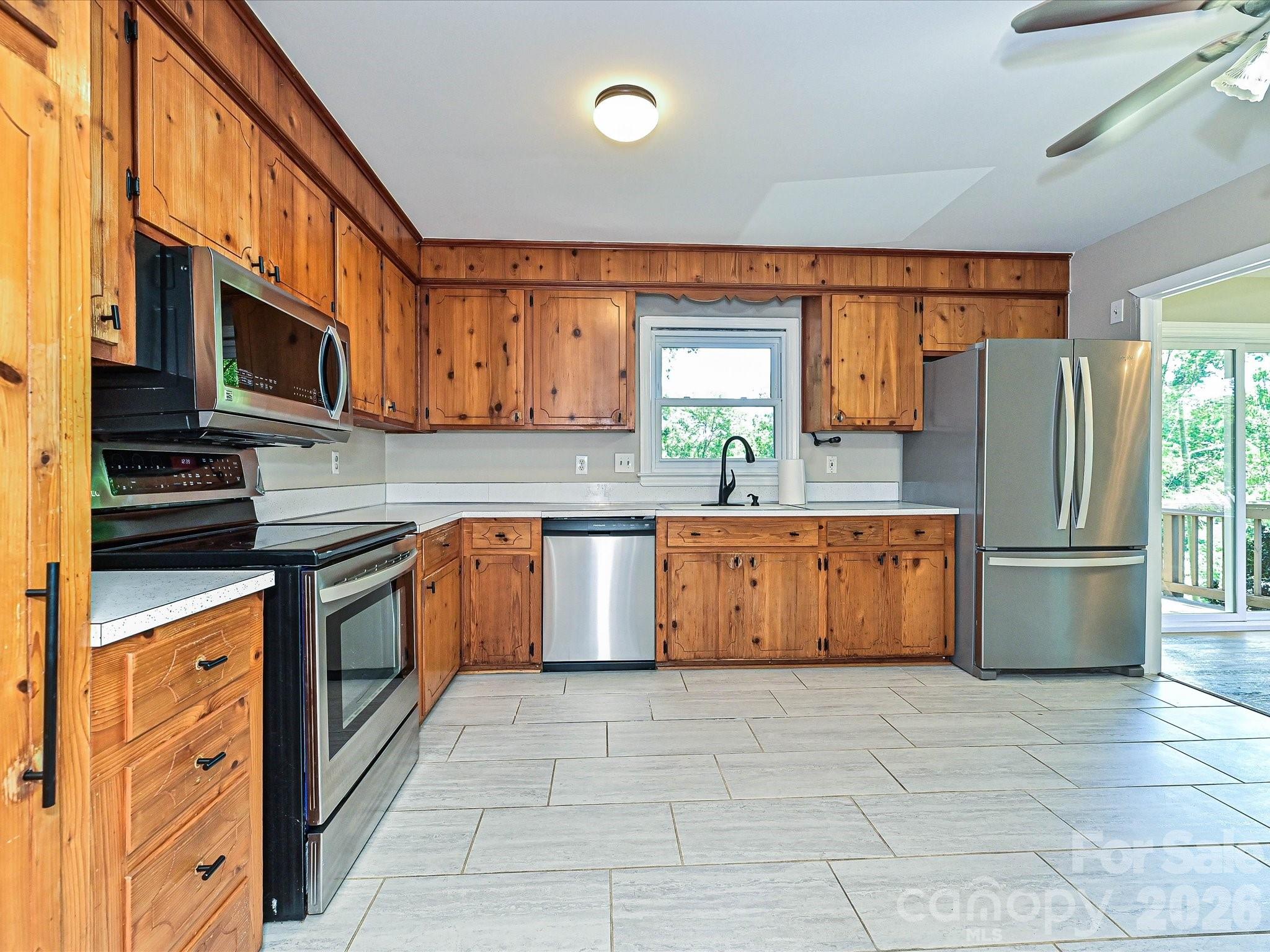 6947 Woodstock Drive — Charlotte