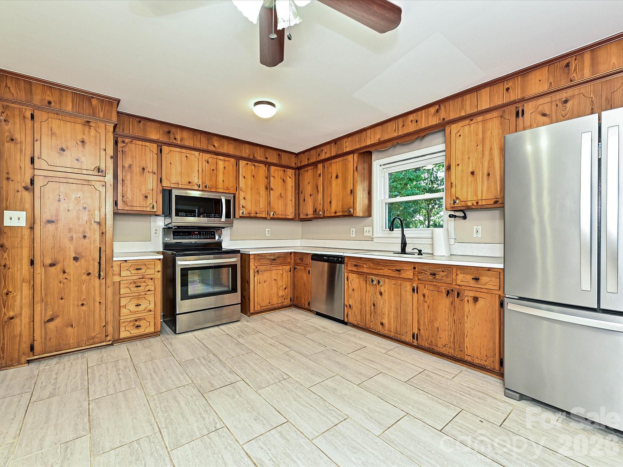 6947 Woodstock Drive — Charlotte