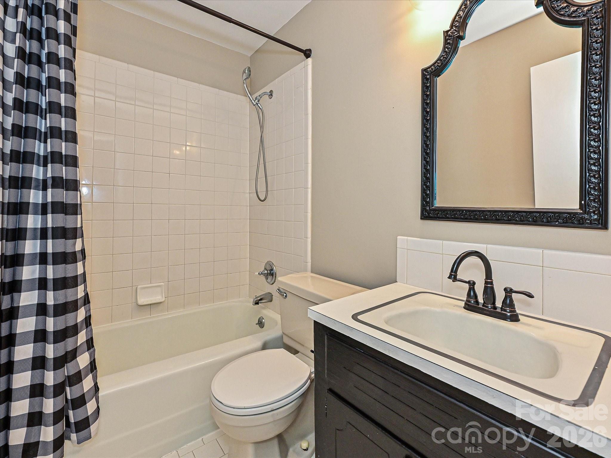 6947 Woodstock Drive — Charlotte