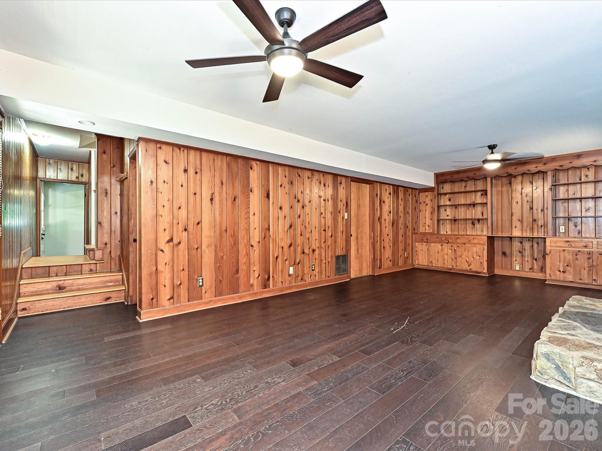 6947 Woodstock Drive — Charlotte