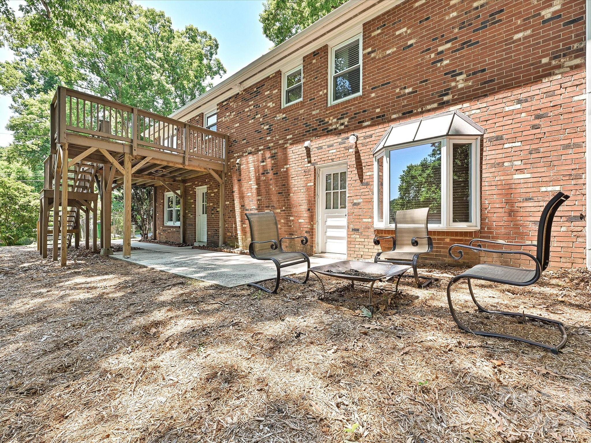6947 Woodstock Drive — Charlotte