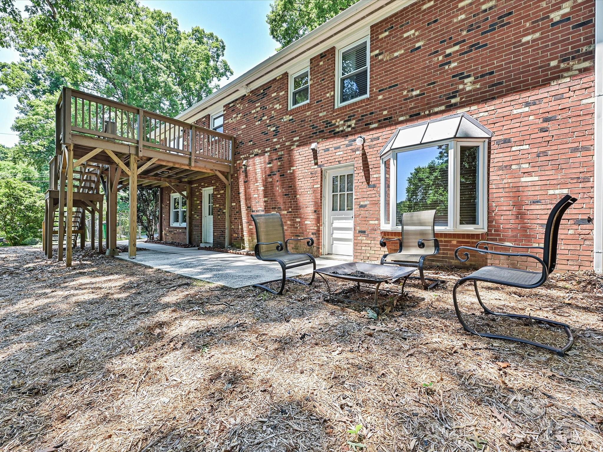 6947 Woodstock Drive — Charlotte