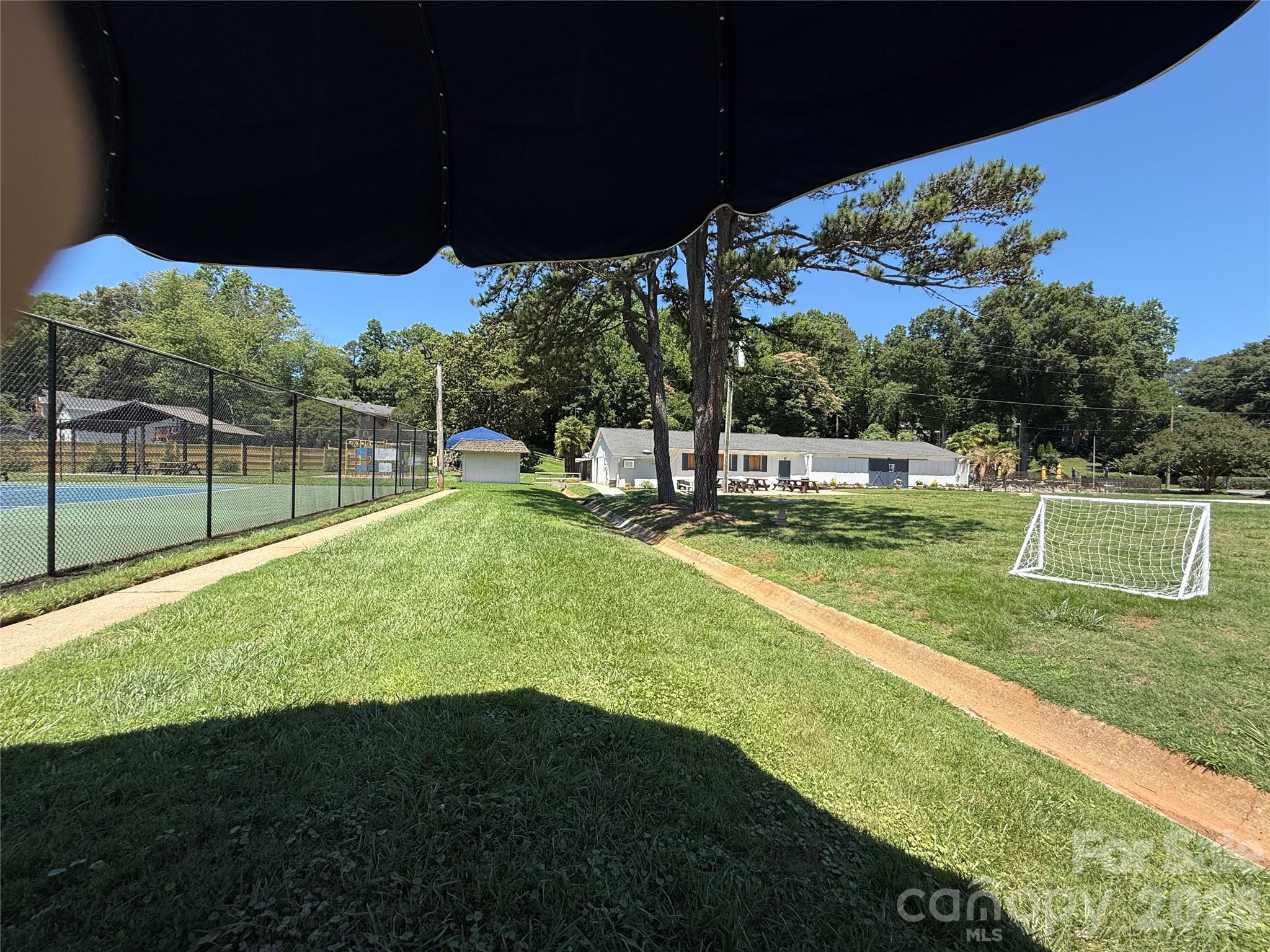 6947 Woodstock Drive — Charlotte