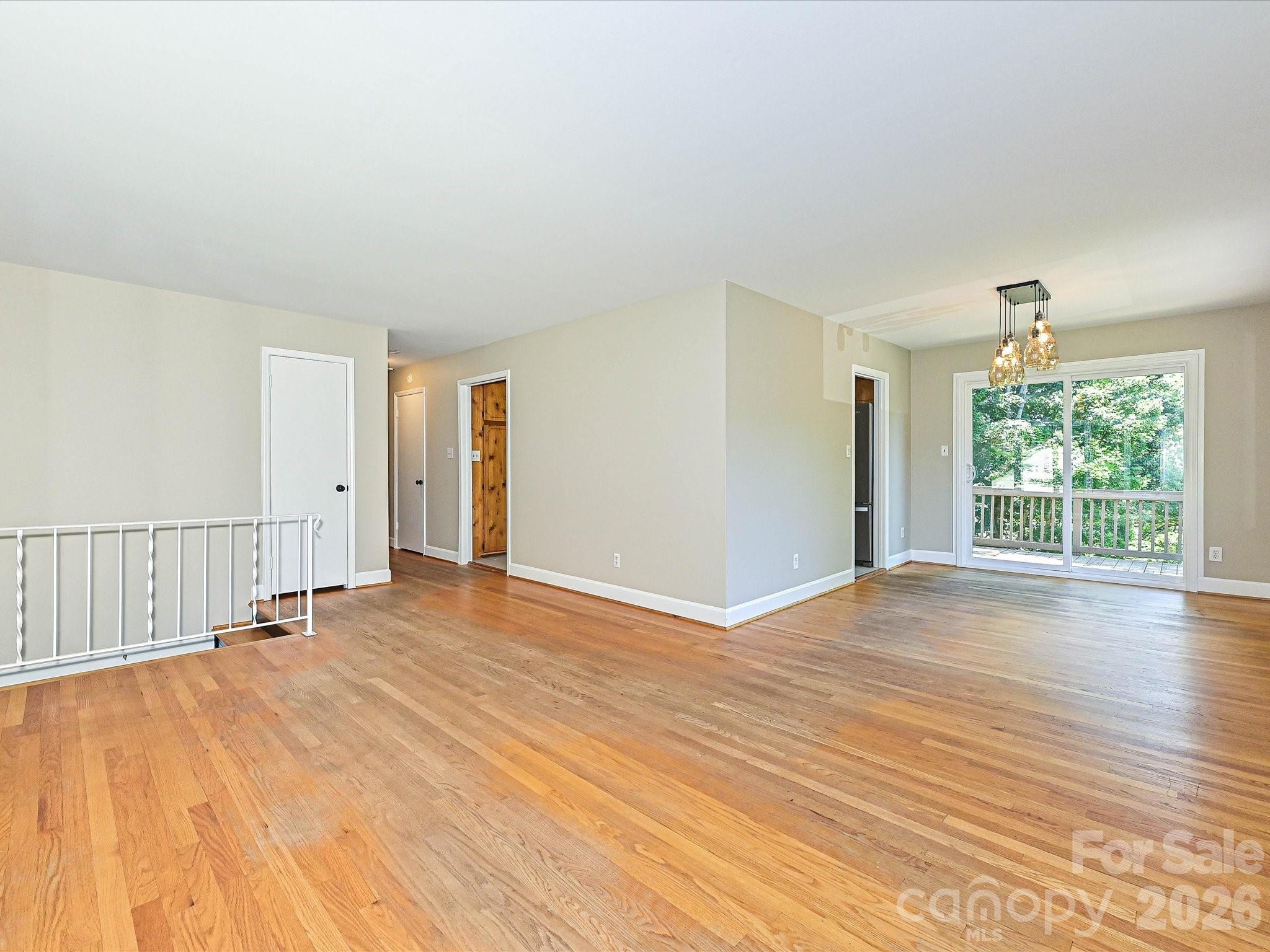 6947 Woodstock Drive — Charlotte