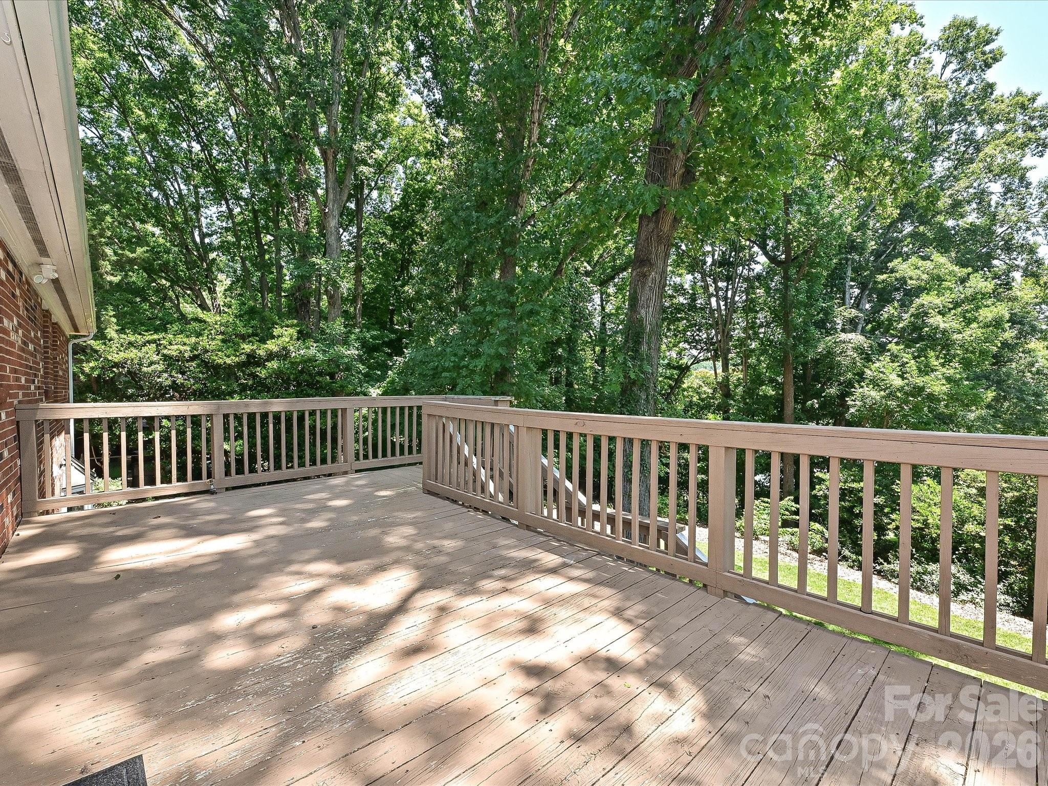 6947 Woodstock Drive — Charlotte