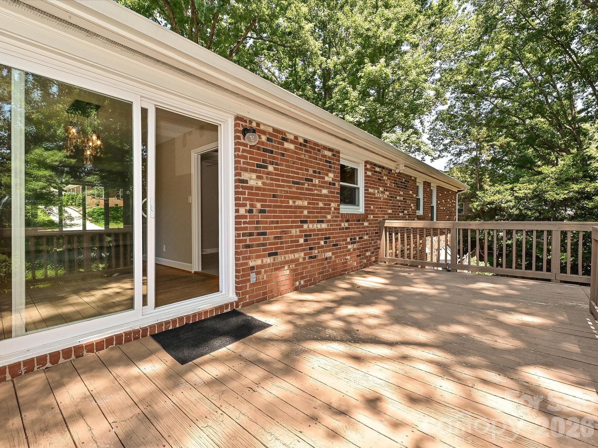 6947 Woodstock Drive — Charlotte