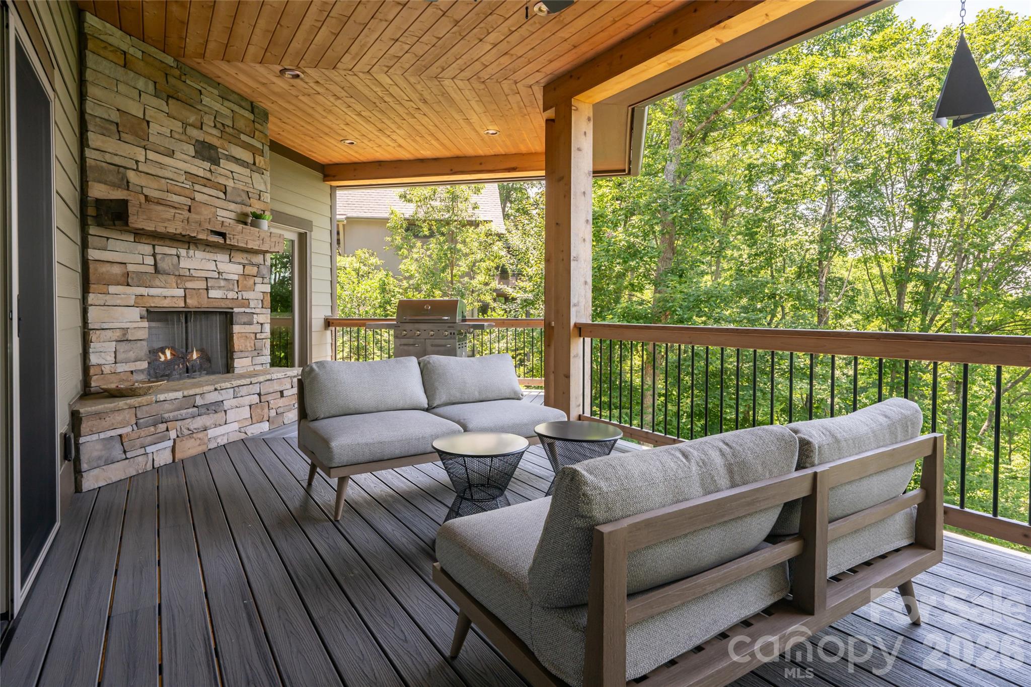 57 Villa Nova Drive — Asheville