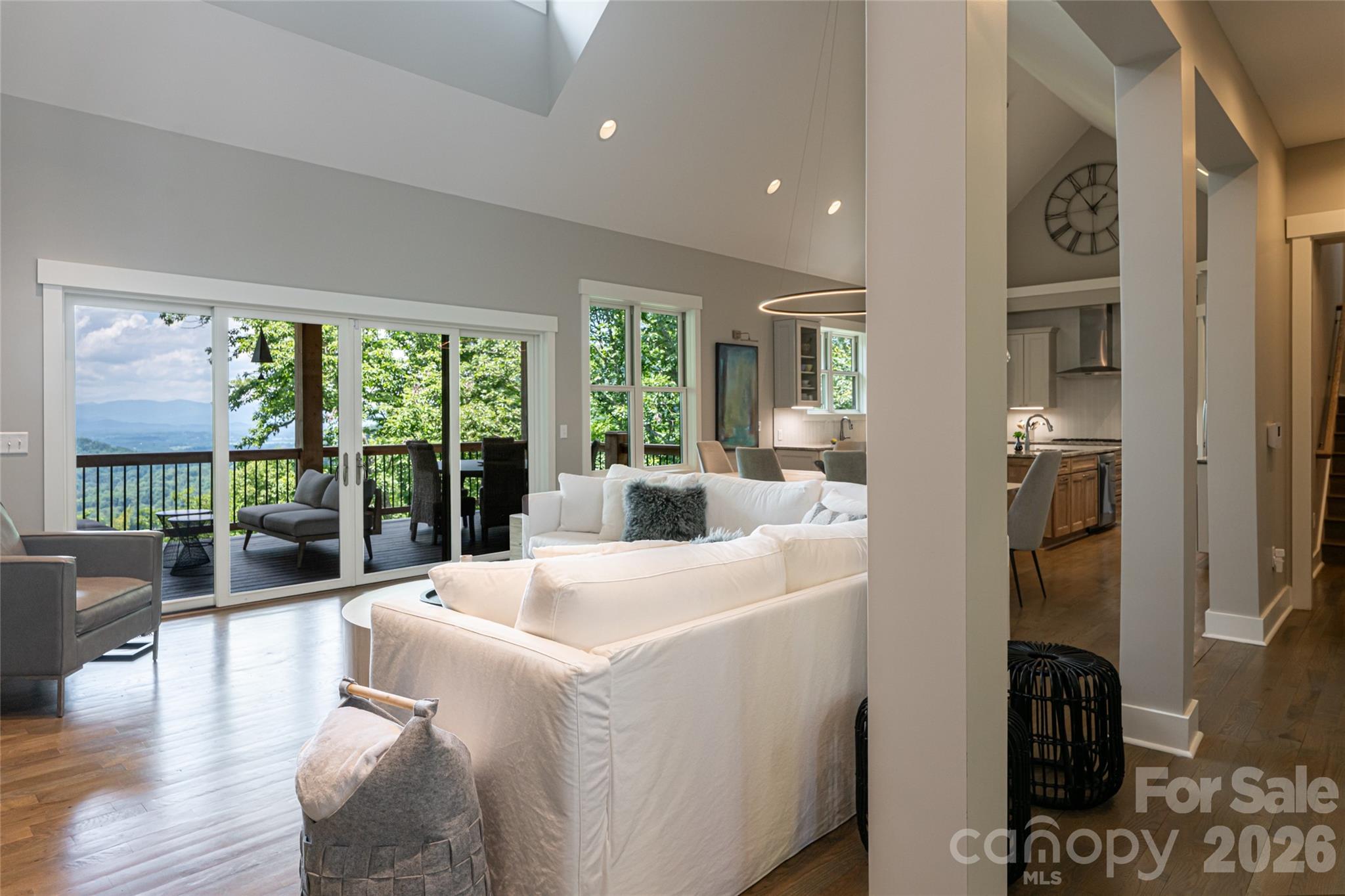 57 Villa Nova Drive — Asheville