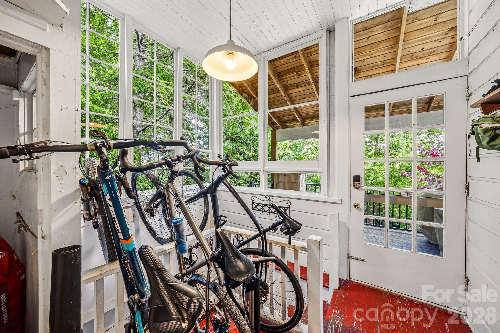 1620 Norwood Place — Hendersonville