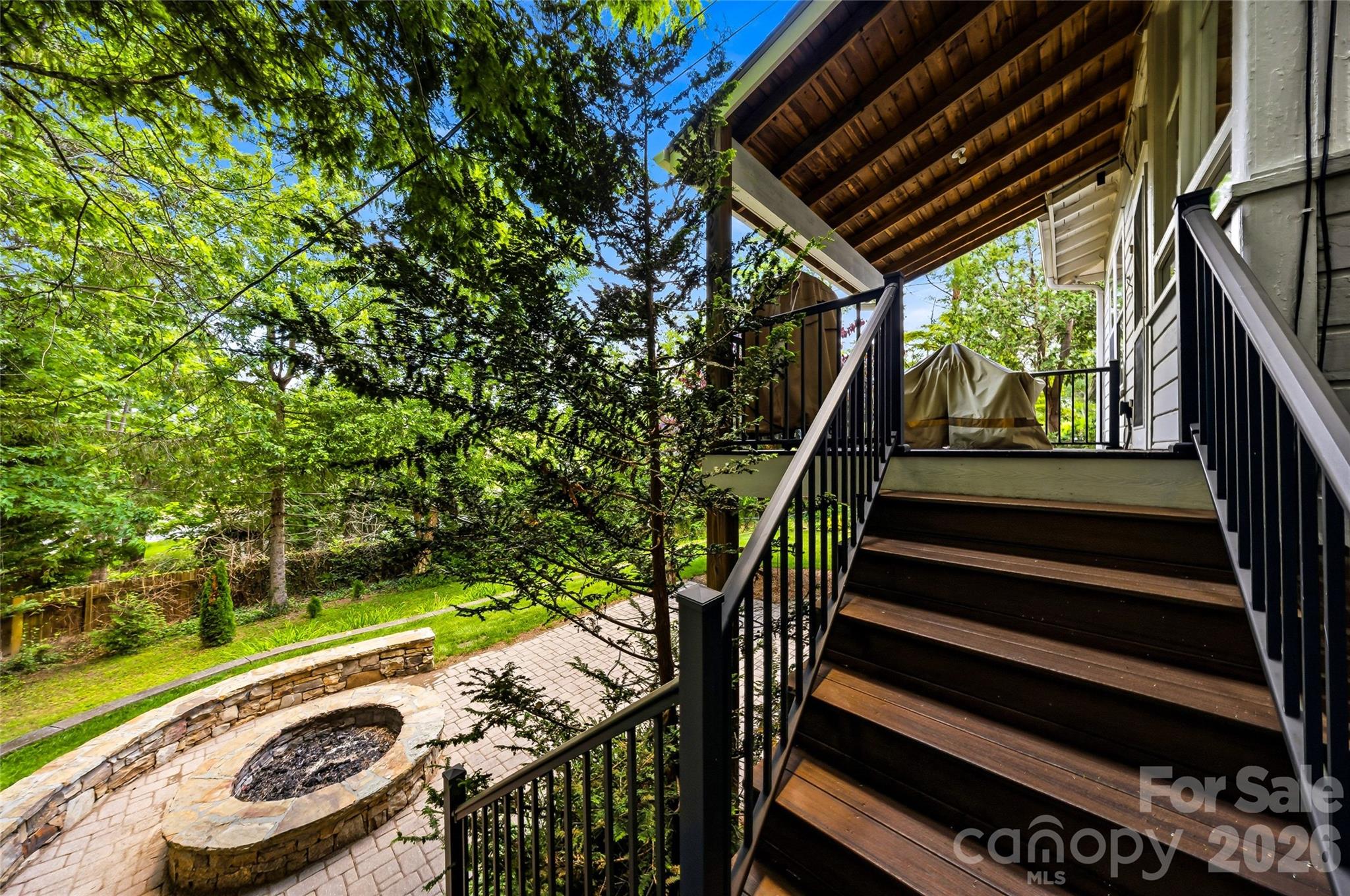 1620 Norwood Place — Hendersonville