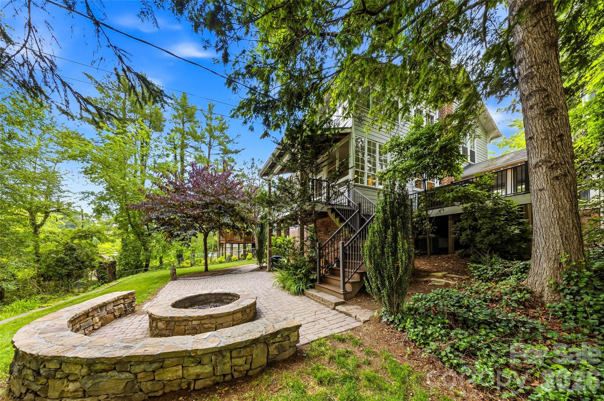 1620 Norwood Place — Hendersonville