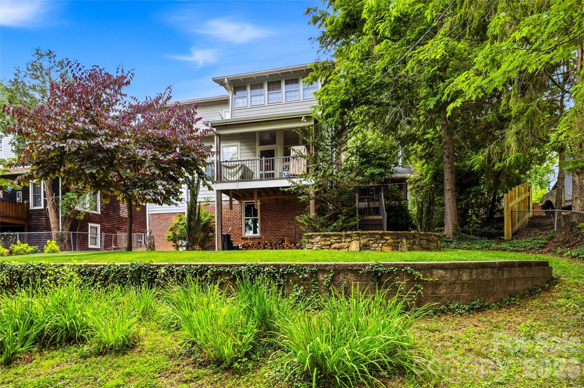 1620 Norwood Place — Hendersonville