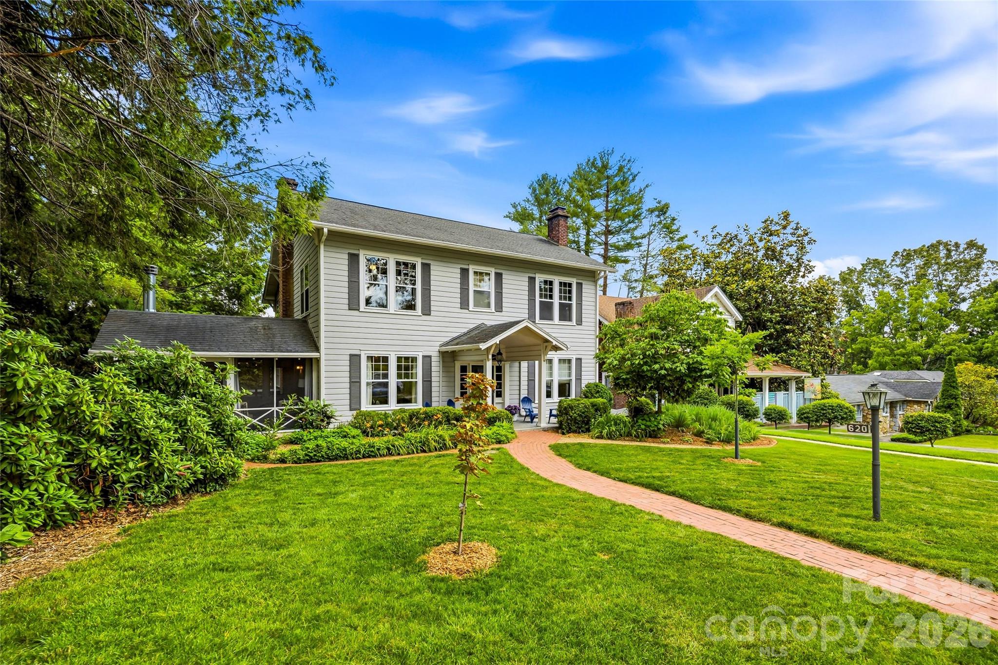 1620 Norwood Place — Hendersonville