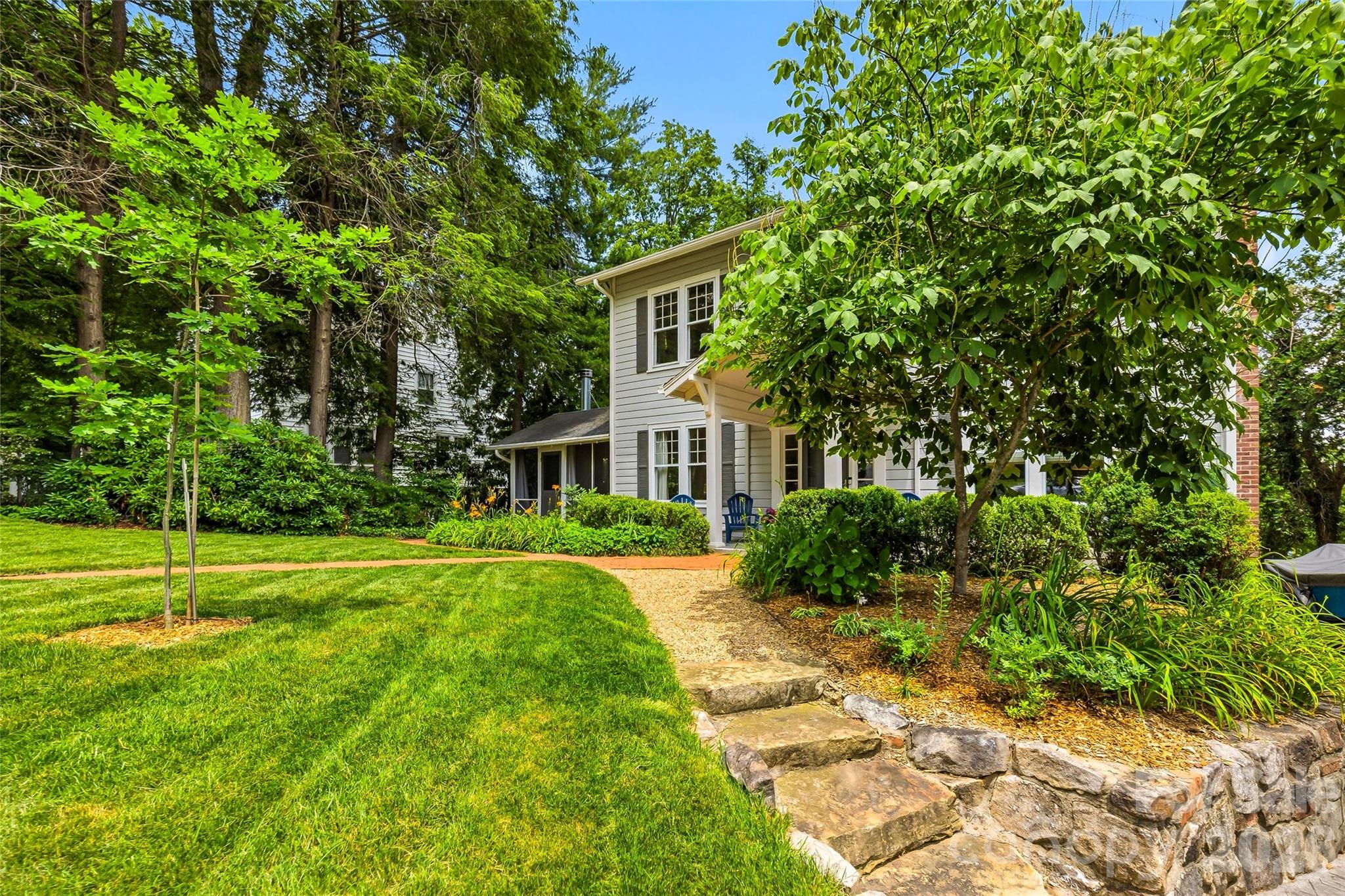 1620 Norwood Place — Hendersonville