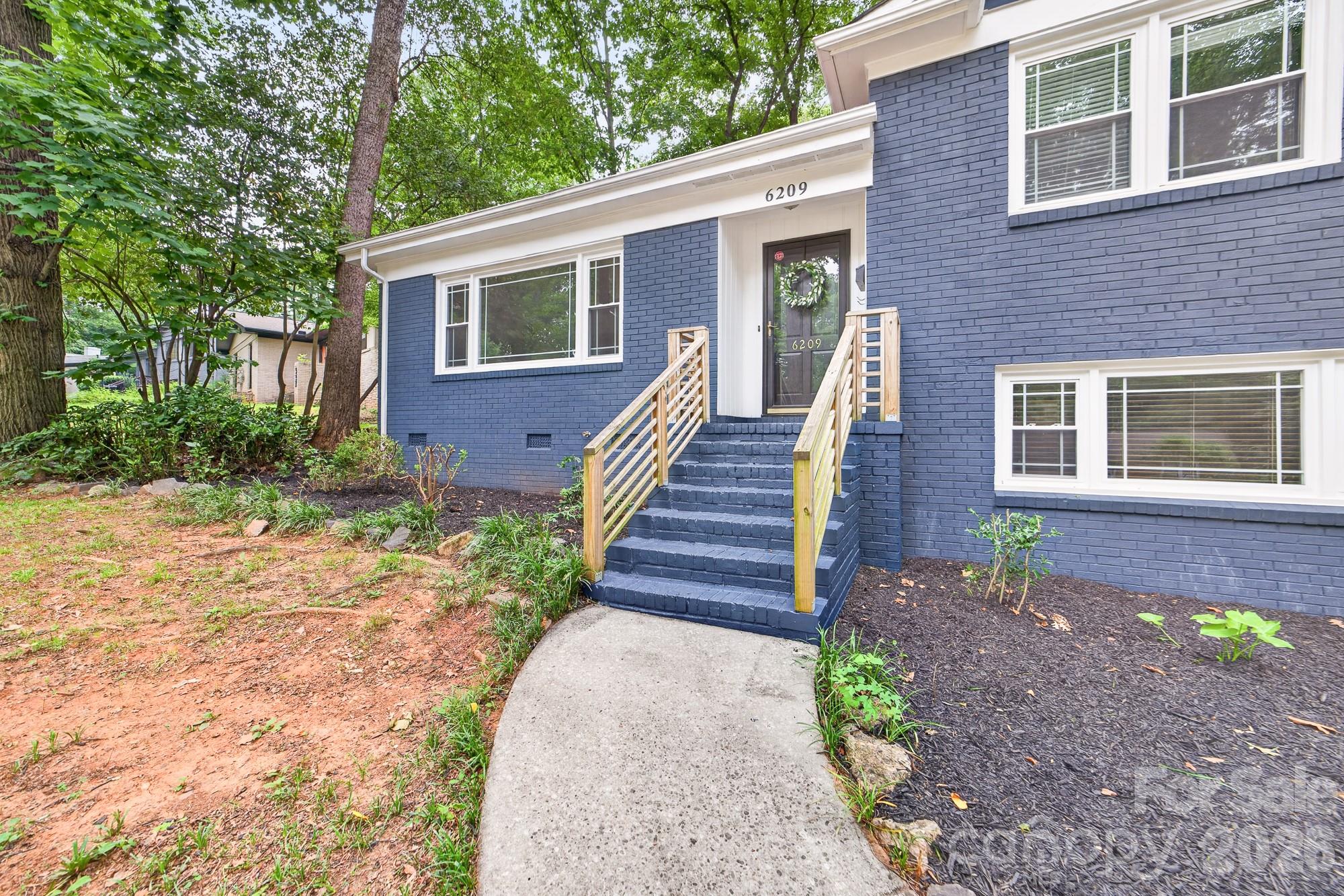 6209 Candlewood Drive — Charlotte