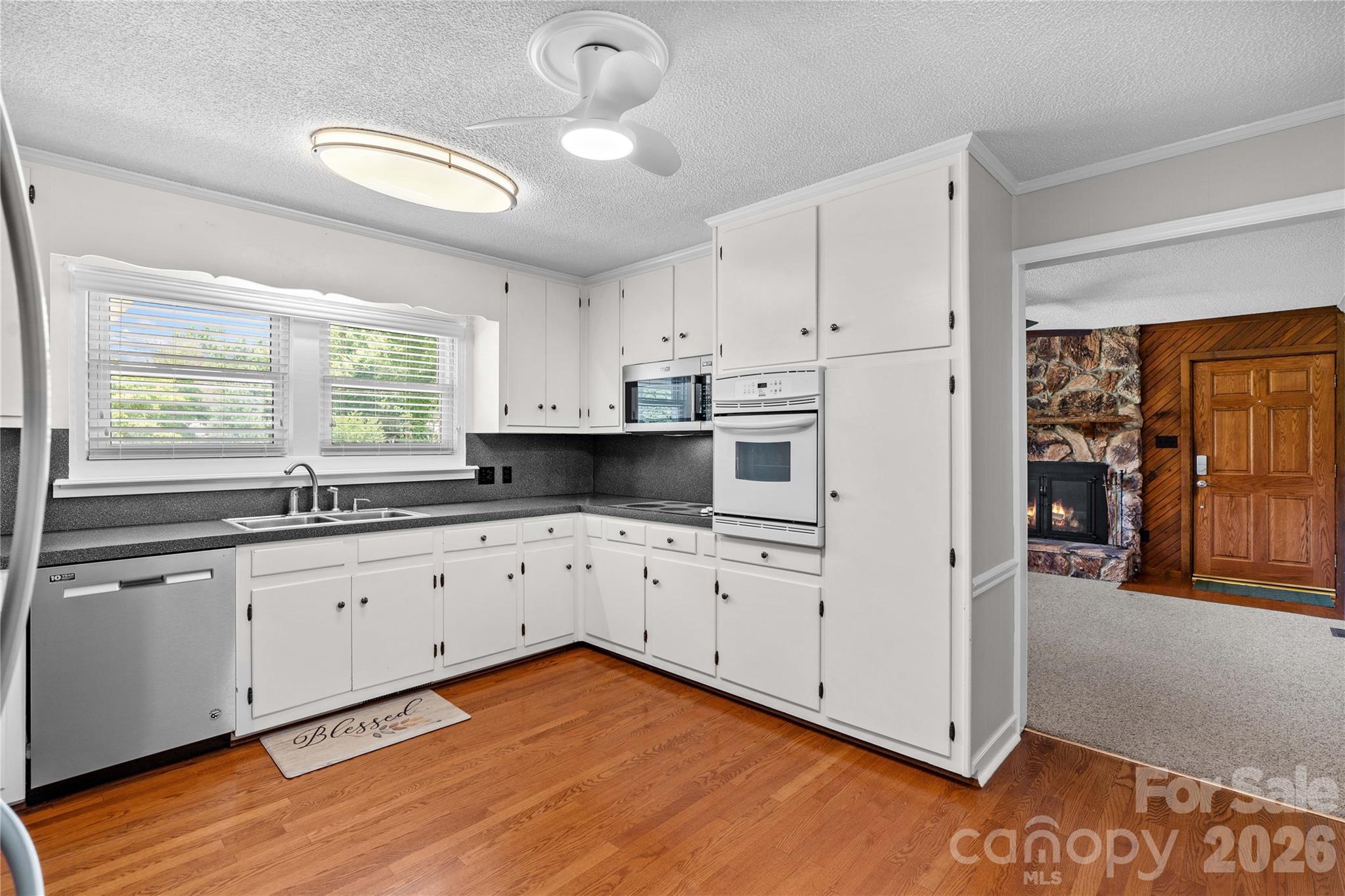 946 Shearers Road — Mooresville