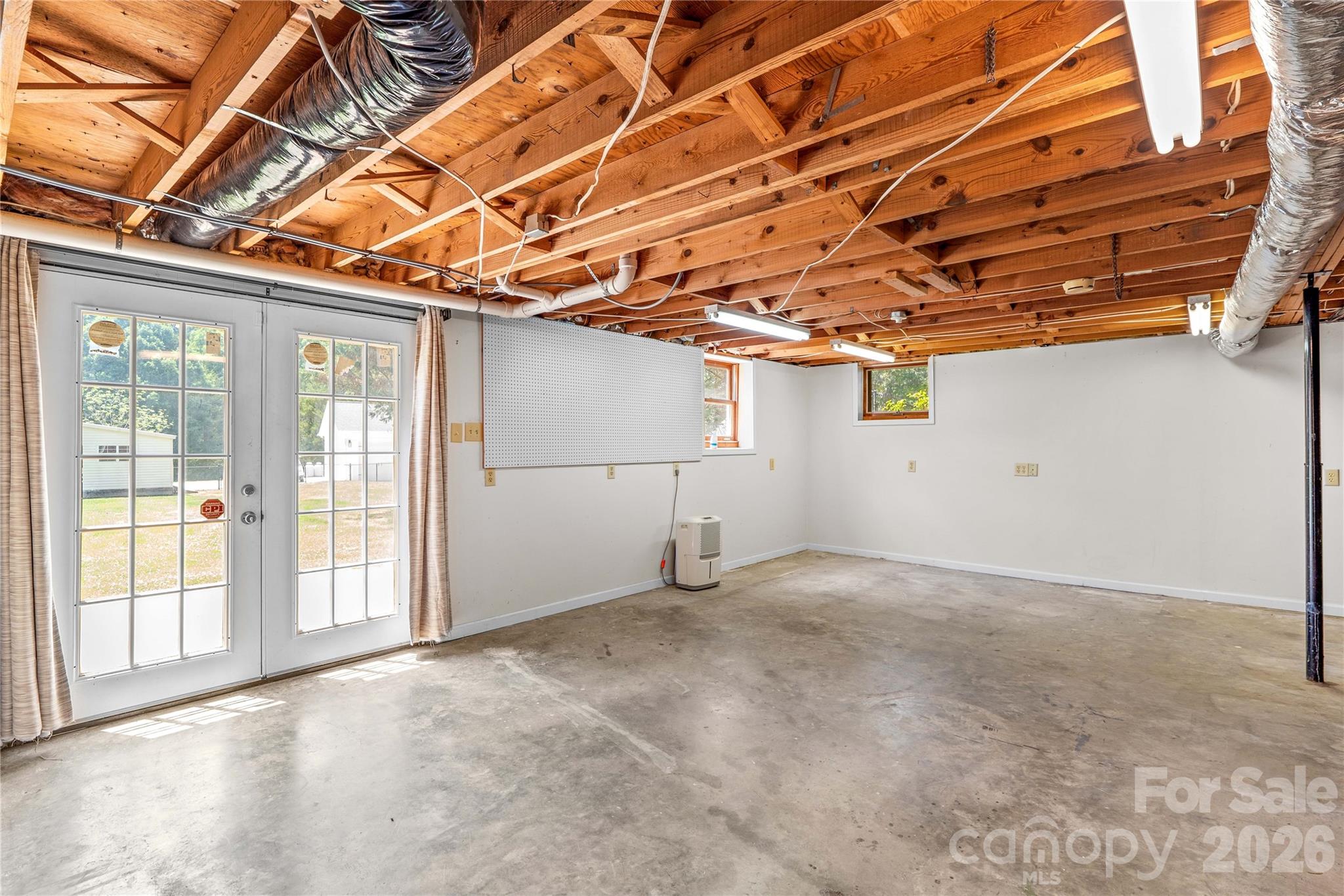 946 Shearers Road — Mooresville