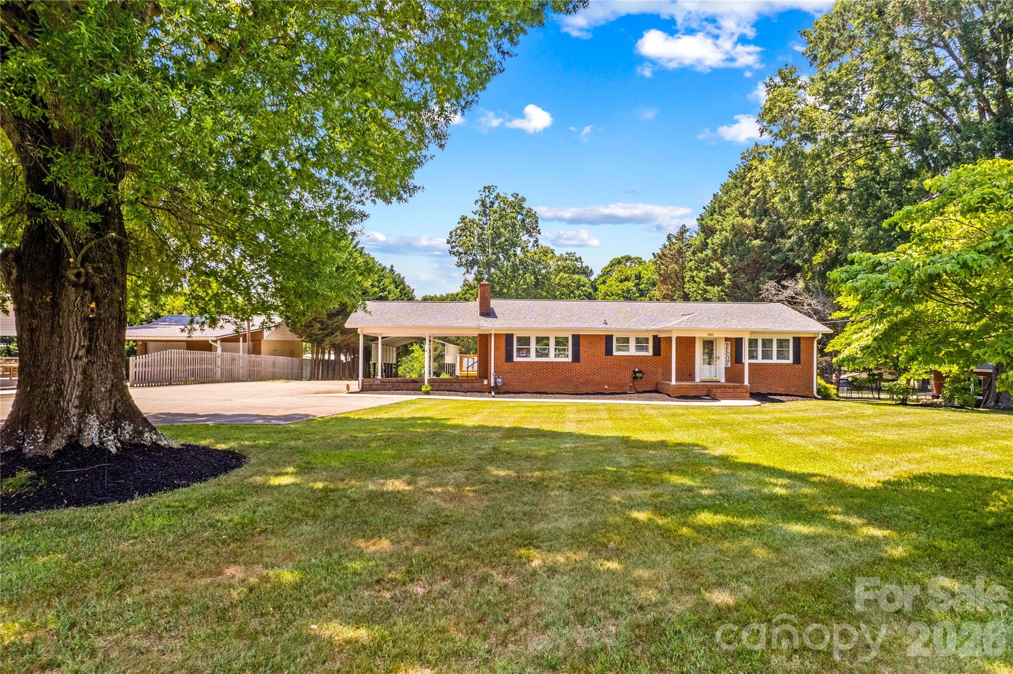 946 Shearers Road — Mooresville