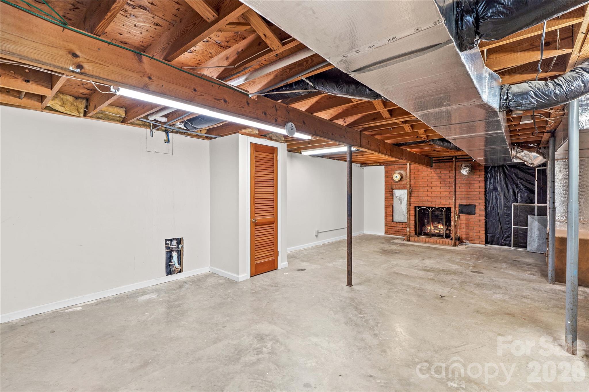 946 Shearers Road — Mooresville