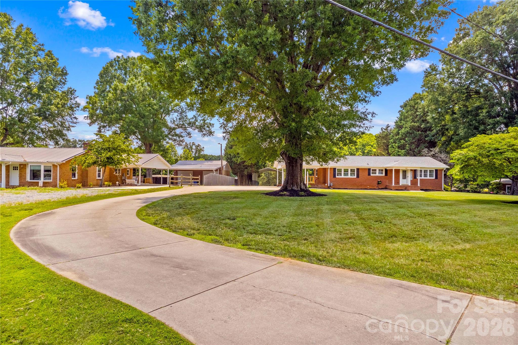 946 Shearers Road — Mooresville