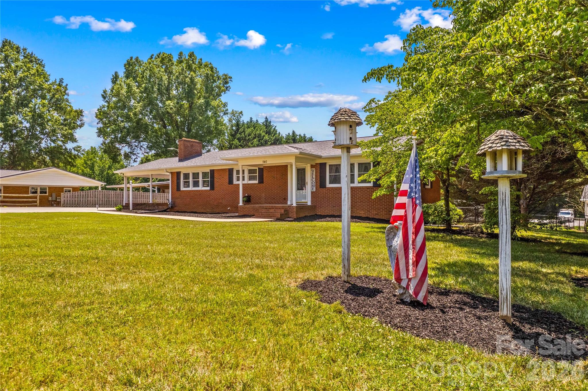 946 Shearers Road — Mooresville
