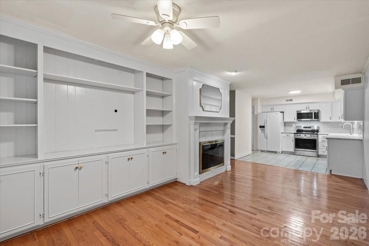 6740 Constitution Lane — Charlotte