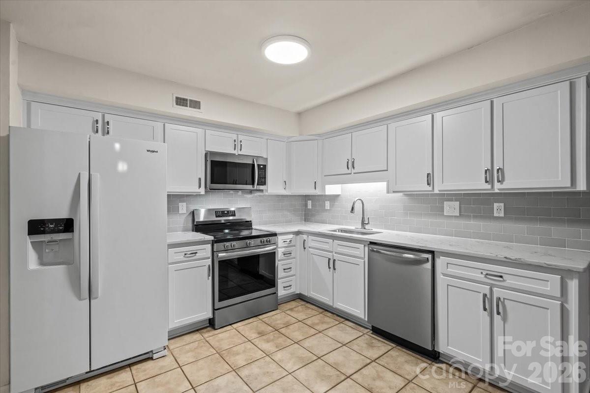 6740 Constitution Lane — Charlotte
