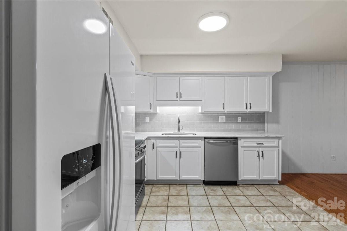 6740 Constitution Lane — Charlotte