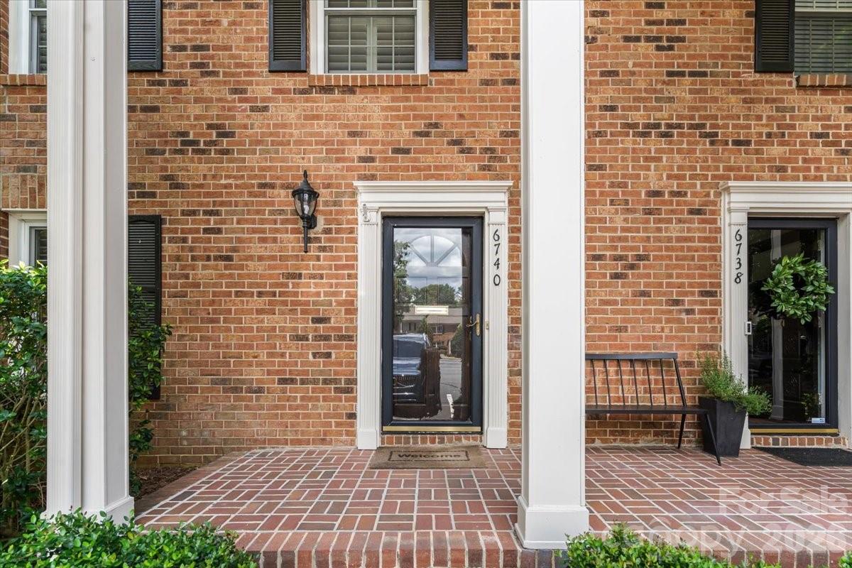 6740 Constitution Lane — Charlotte