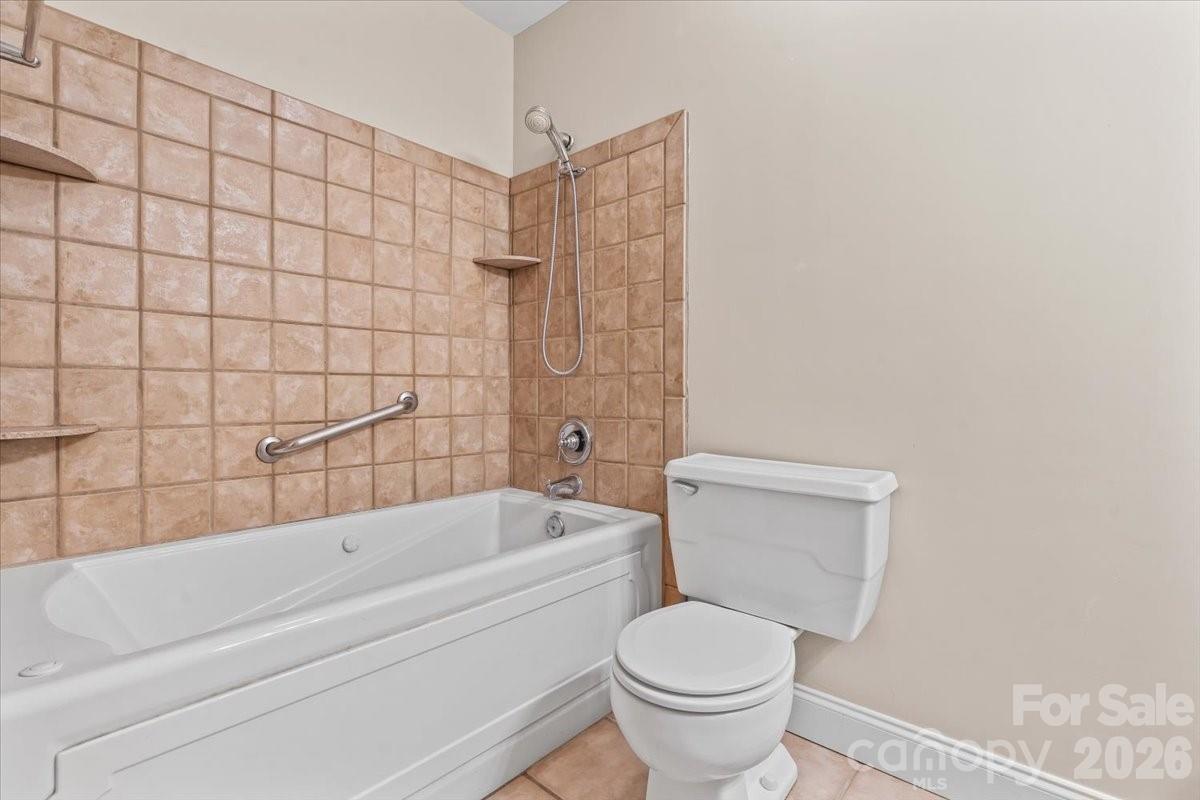 6740 Constitution Lane — Charlotte